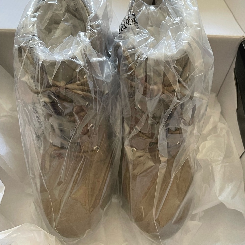 GBG Los Angeles Taupe Oxford Wedge Booties – Size 5M, 1” Platform, NIB - Picture 7 of 8